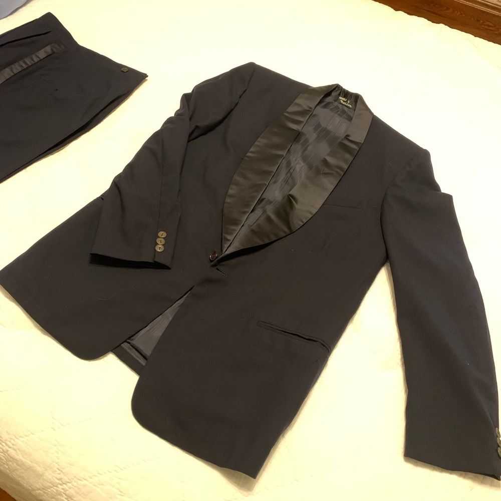 Men's Black Satin Lapel Tuxedo Jacket